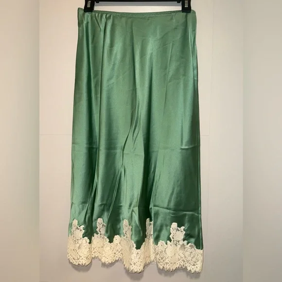 Doen Elowena Silk Skirt, S, Peridot - Picture 4 of 13